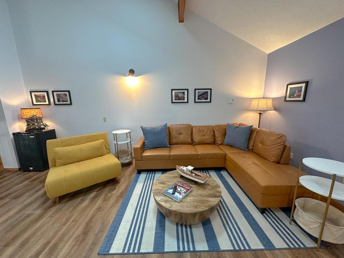 Fun Family Home Near Cedar Point Sandusky Exterior photo