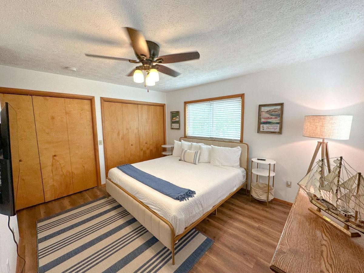 Fun Family Home Near Cedar Point Sandusky Exterior photo